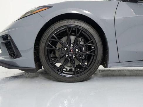 Used 2025 Chevrolet Corvette Stingray Coupe w/ 1LT RWD image 30