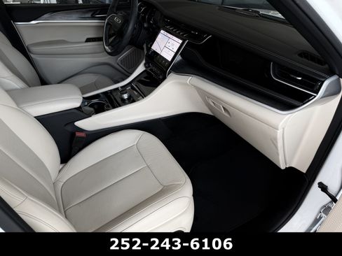 Used 2022 Jeep Grand Cherokee Limited 4xe w/ Luxury Tech Group II AWD/4WD image 45