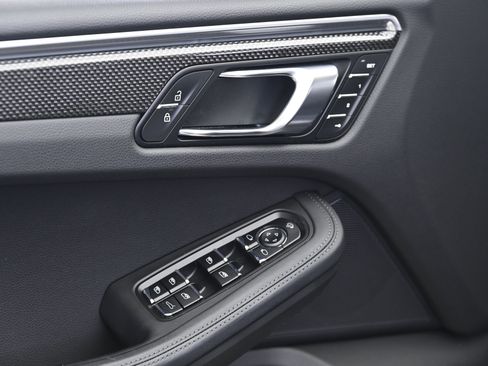 Used 2023 Porsche Macan GTS image 27