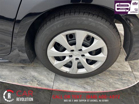 Used 2024 Toyota Corolla LE FWD image 41