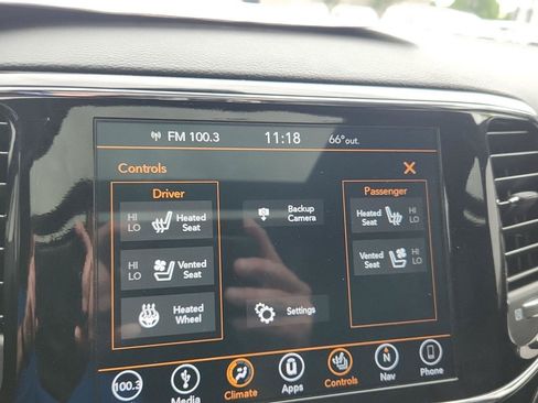 Used 2019 Jeep Grand Cherokee Limited w/ Luxury Group II AWD/4WD image 19
