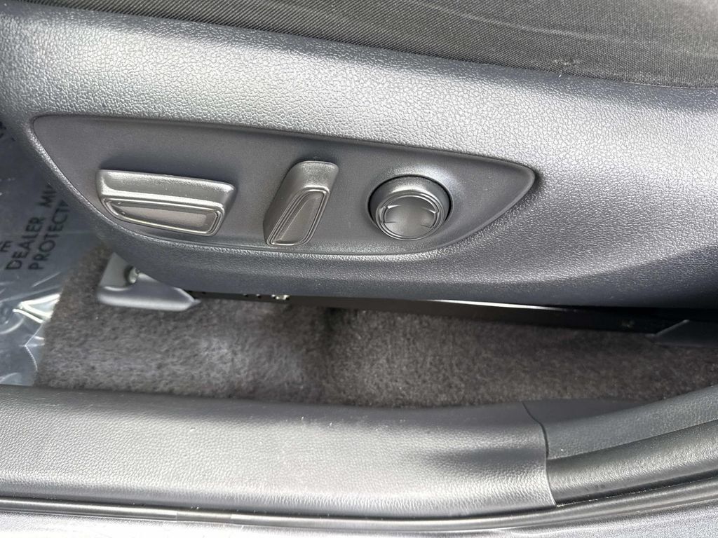 Used 2024 Toyota RAV4 XLE FWD image 25