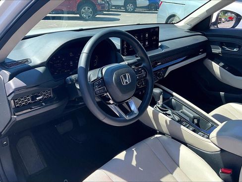 Used 2023 Honda Accord Touring image 14