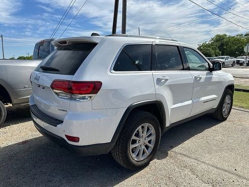 Used 2021 Jeep Grand Cherokee Laredo RWD image 4