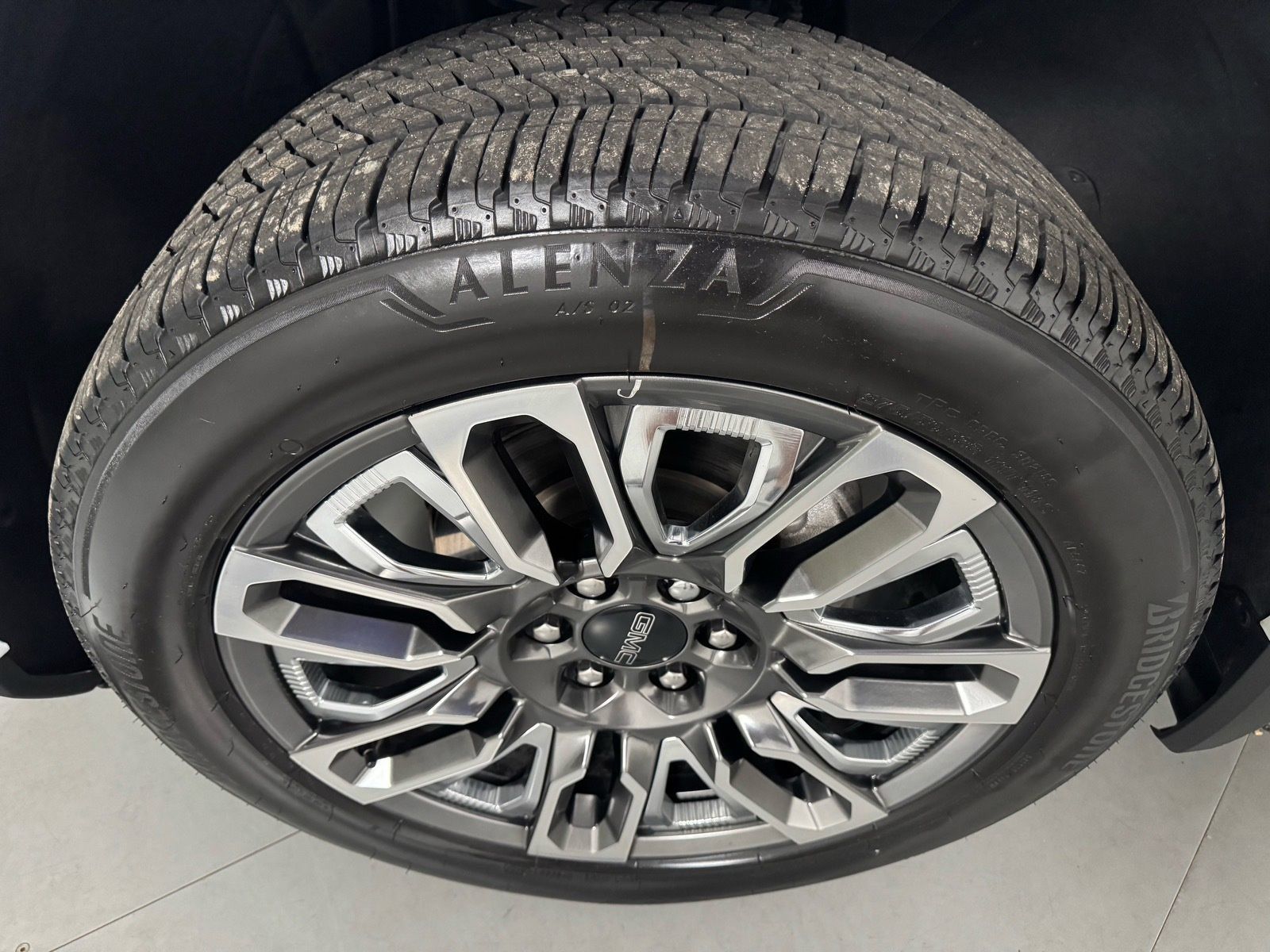 Used 2024 GMC Sierra 1500 Denali Ultimate AWD/4WD image 9