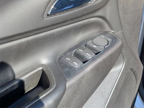 Used 2018 Chevrolet Equinox LT image 16