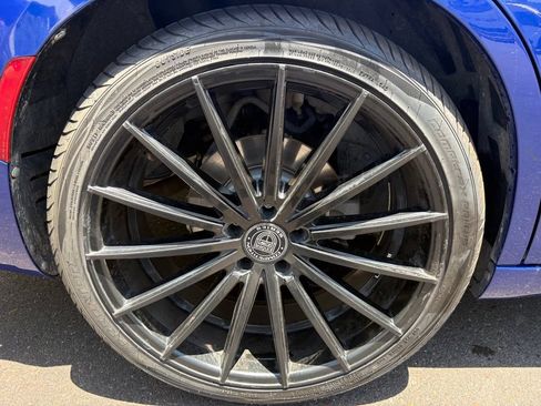 Used 2021 Chrysler 300 Touring w/ Sport Appearance Package RWD image 7