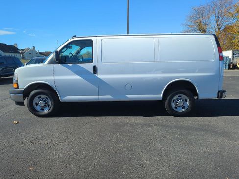 Certified 2024 Chevrolet Express 2500 w/ Driver Convenience Package image 4