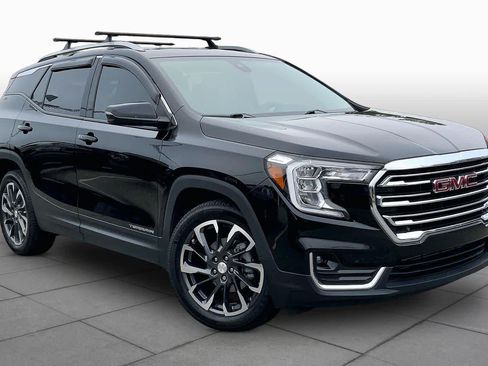 Used 2022 GMC Terrain SLT w/ Infotainment Package II FWD image 3