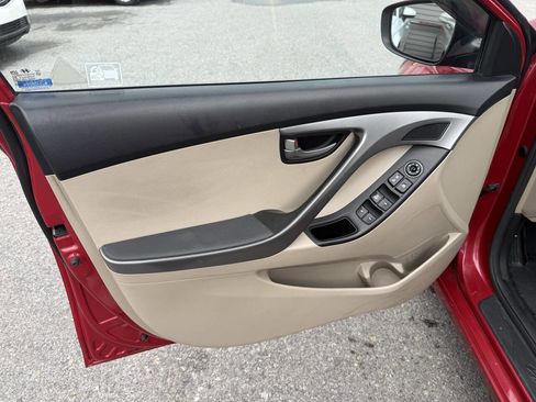 Used 2016 Hyundai Elantra SE image 10