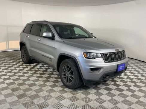 Used 2016 Jeep Grand Cherokee Laredo 75th Anniversary AWD/4WD image 17