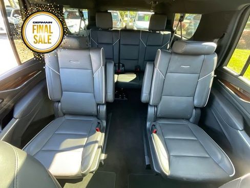 Used 2023 Cadillac Escalade ESV Premium Luxury image 13