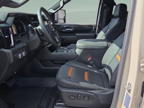 Used 2026 GMC Sierra 2500 AT4 w/ AT4 Premium Plus Package AWD/4WD image 9