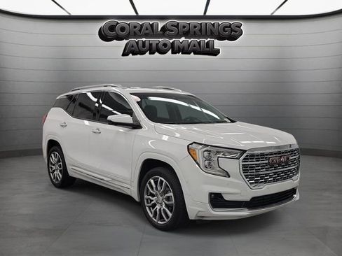Used 2024 GMC Terrain Denali w/ Denali Premium Package AWD/4WD image 1