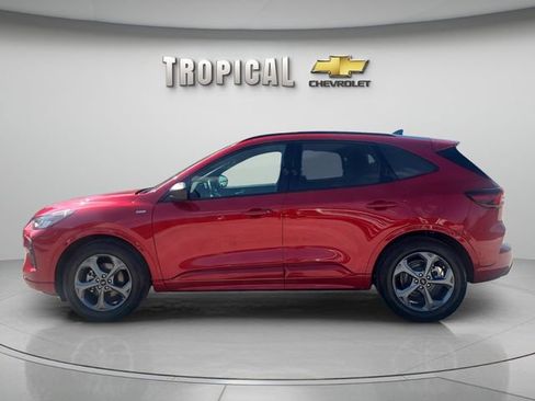 Used 2024 Ford Escape ST-Line w/ Tech Pack #1 FWD image 2