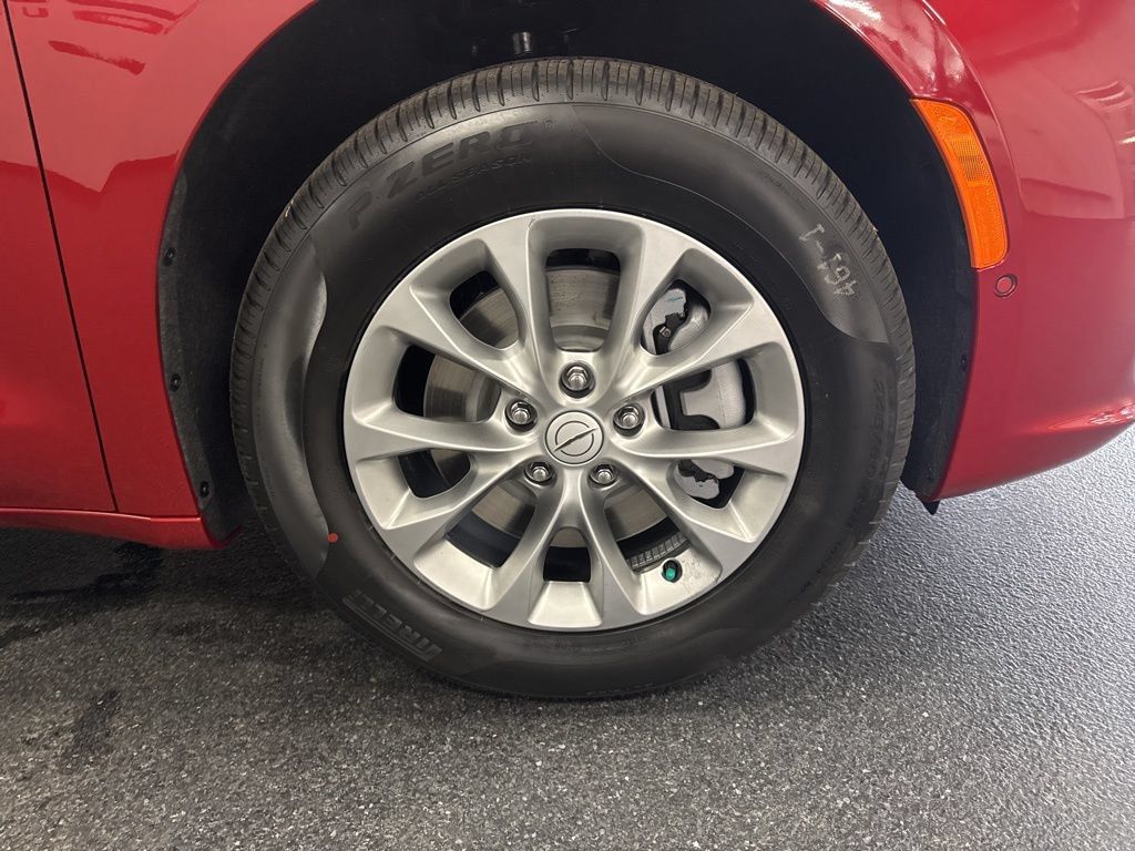 New 2026 Chrysler Pacifica Select AWD/4WD image 12