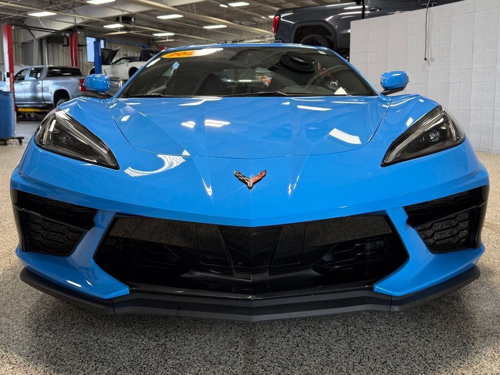 Used 2021 Chevrolet Corvette Stingray Coupe w/ Z51 Performance Package RWD image 2