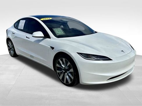Used 2024 Tesla Model 3 Standard Range RWD image 3