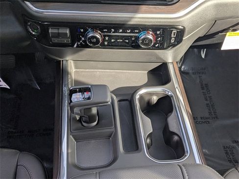 New 2026 GMC Sierra 1500 SLT image 19