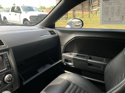 Used 2014 Dodge Challenger R/T Plus RWD image 36
