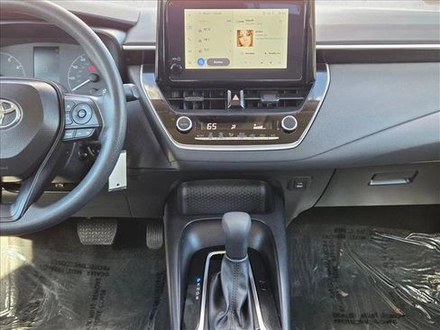 Certified 2025 Toyota Corolla LE image 15
