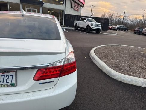 Used 2014 Honda Accord Hybrid Sedan image 9