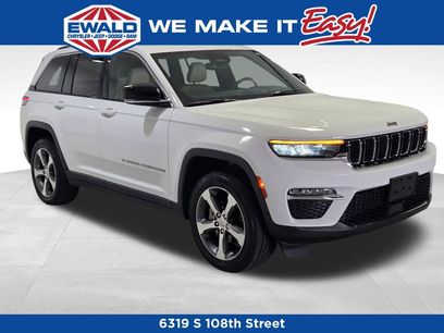 Certified 2023 Jeep Grand Cherokee Limited w/ Trailer Tow Prep Group (B)