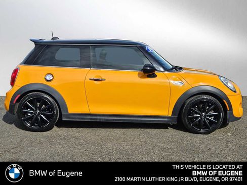 Used 2016 MINI Cooper S image 2