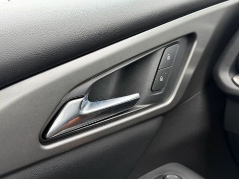 Used 2026 Chevrolet Traverse LT w/ Sun and Wheel Package FWD image 16