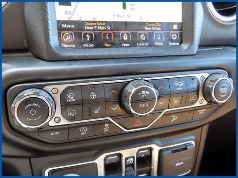 Certified 2020 Jeep Wrangler Unlimited Sahara AWD/4WD image 18