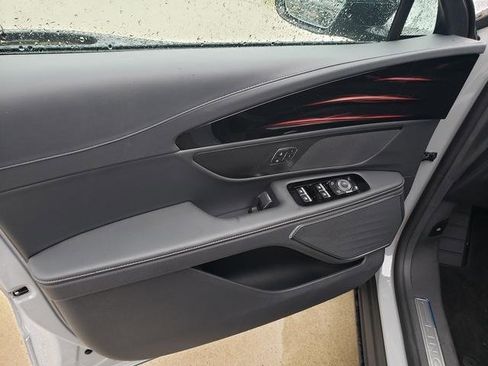 New 2026 Lincoln Nautilus Premier image 14