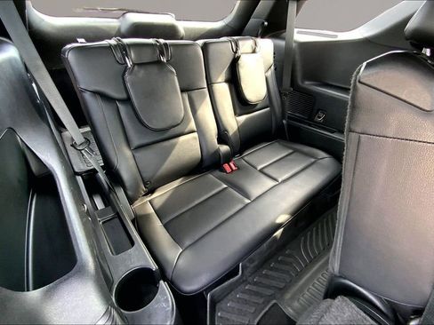 Used 2020 Ford Explorer XLT w/ Equipment Group 202A image 26