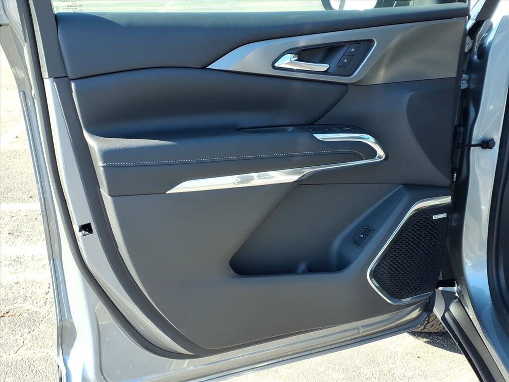 New 2027 Chevrolet Traverse LT w/ Enhanced Driving Package FWD image 14