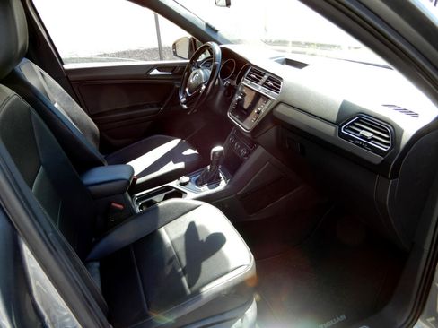 Used 2020 Volkswagen Tiguan SE R-Line w/ 3rd Row Seat Package image 11