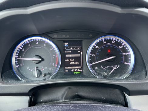 Used 2019 Toyota Highlander Limited FWD image 14