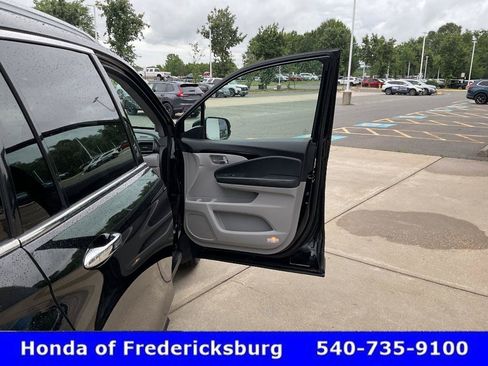 Used 2016 Honda Pilot Touring image 19