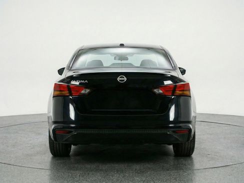 Used 2025 Nissan Altima 2.5 SV image 7
