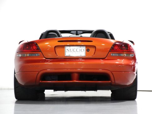 Used 2005 Dodge Viper SRT-10 w/ Copperhead Edition Group RWD image 26