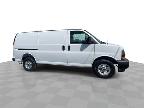 New 2025 GMC Savana 2500 w/ Communications Package image 9