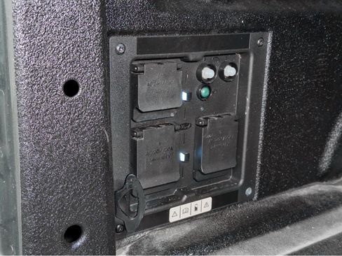 Used 2023 Ford F150 Lightning Platinum AWD/4WD image 29