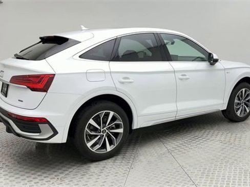 Certified 2023 Audi Q5 2.0T Premium w/ Convenience Package image 2