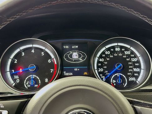 Used 2017 Volkswagen Golf R 4-Door image 15