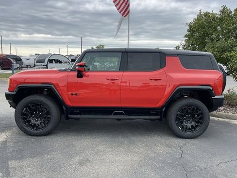 New 2025 GMC Hummer EV 2X w/ LPO, Cargo Utility Package AWD/4WD image 4