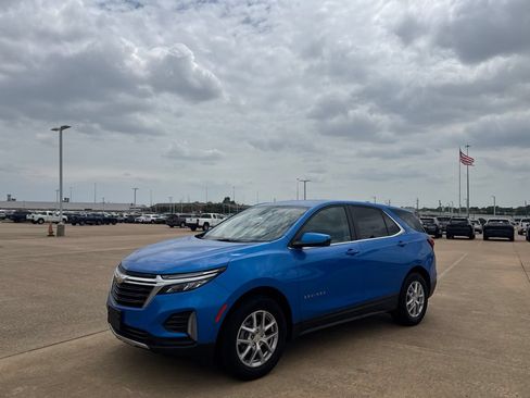 Used 2024 Chevrolet Equinox LT AWD/4WD image 9