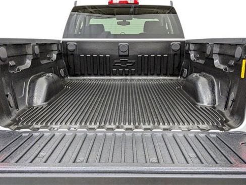 Used 2018 Chevrolet Silverado 1500 LT w/ All Star Edition image 40