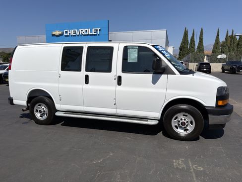Used 2025 GMC Savana 2500 w/ Driver Convenience Package RWD image 9