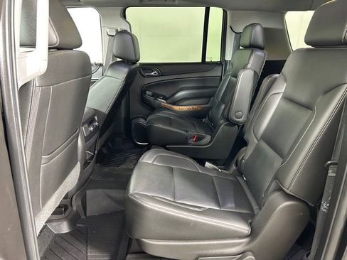 Used 2019 Chevrolet Suburban Premier AWD/4WD image 13