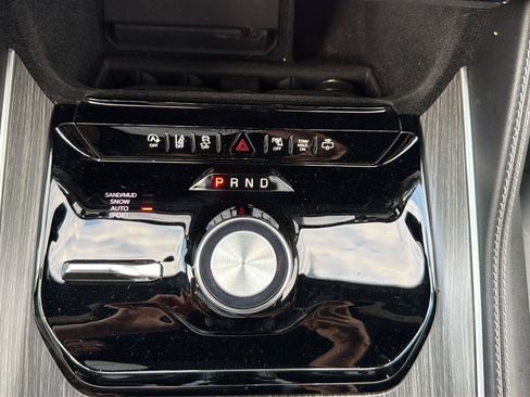 Used 2023 Jeep Wagoneer Series II AWD/4WD image 11