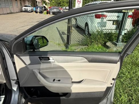 Used 2016 Hyundai Sonata SE FWD image 12