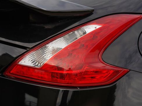 Used 2014 Nissan 370Z Touring w/ Sport Package RWD image 27